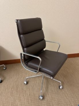 C72840 - Herman Miller Eames Chairs