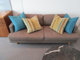 R7615 - Versatile Sofa