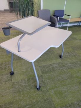 D23206 - Teacher Desks