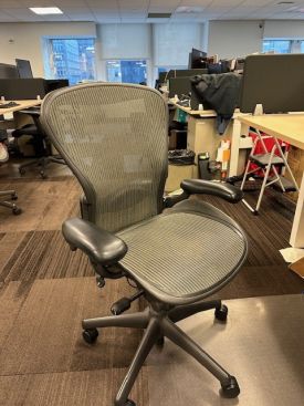 C72904 - Herman Miller Aeron Chairs