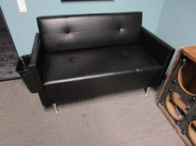 R7653 - Black Leather Loveseat