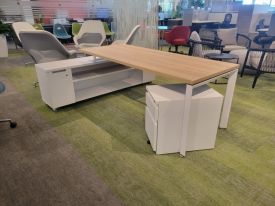 D23360 - Steelcase Desk Sets