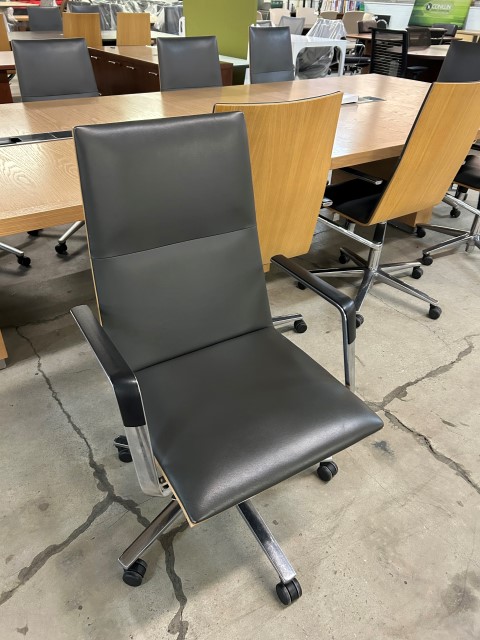 Davis Sola Chair - Image 2